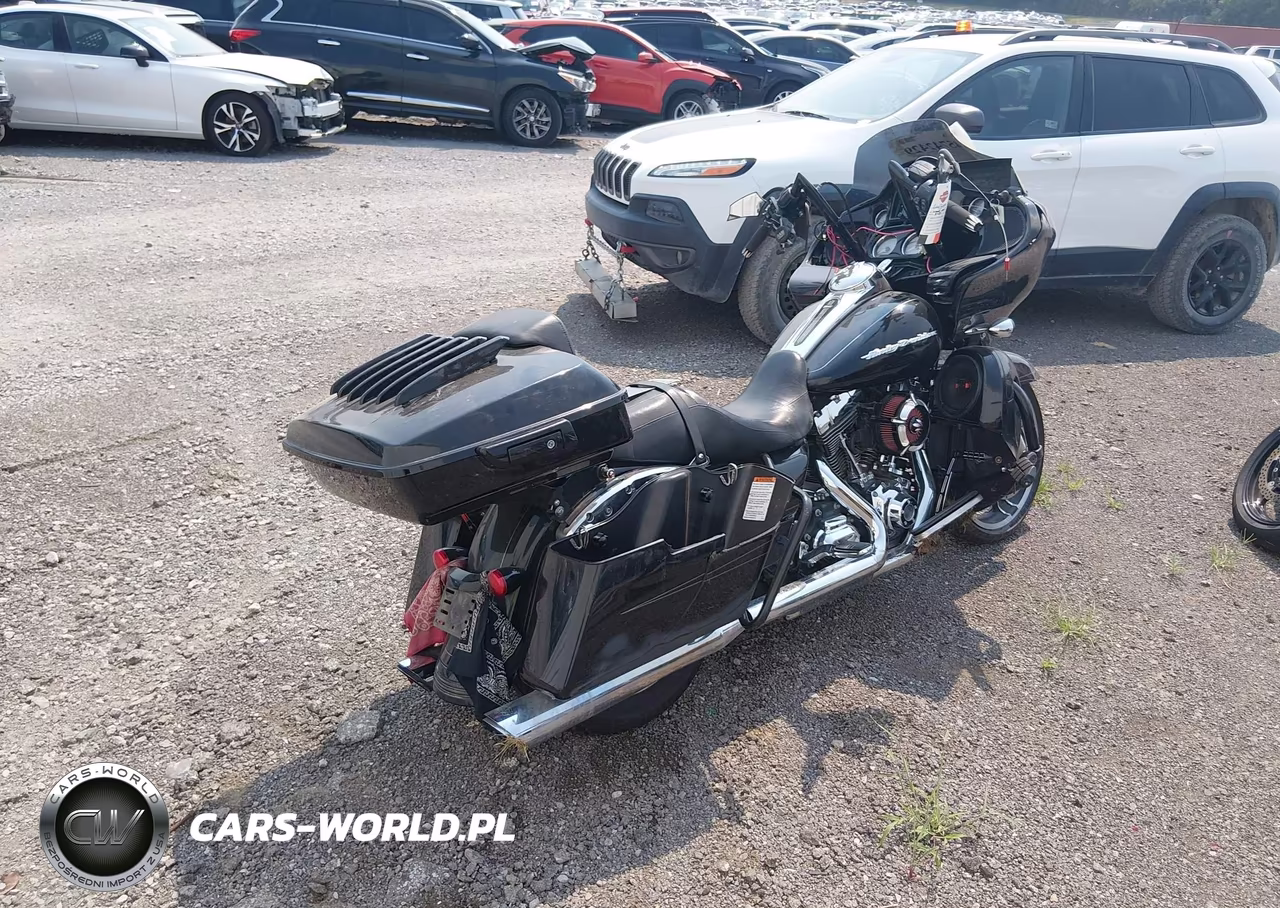 2015 Harley-Davidson Fltrxs Road Glide Special VIN:1HD1KTM1XFB656947 - 4