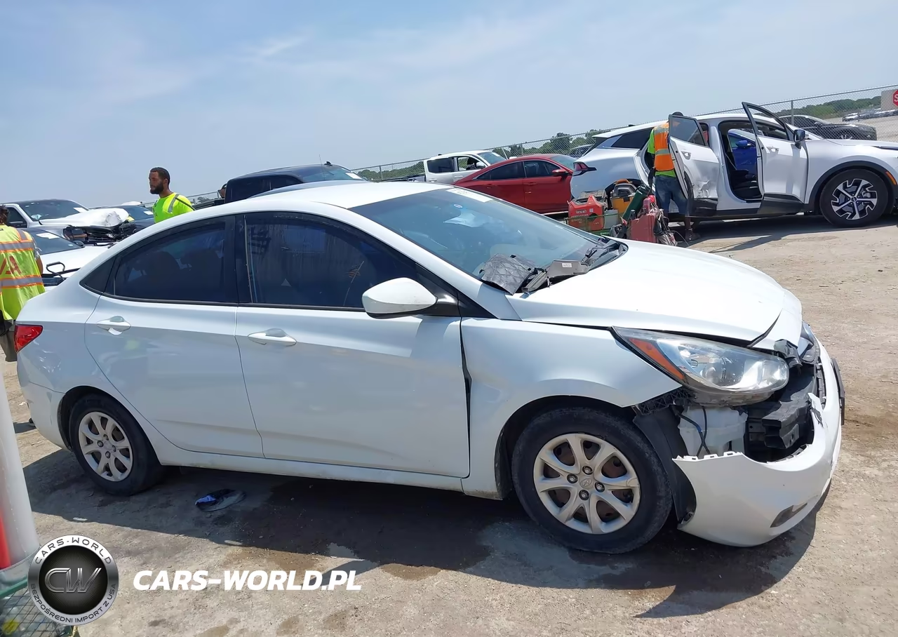 2014 Hyundai Accent Gls VIN:KMHCT4AE3EU749764 - 13