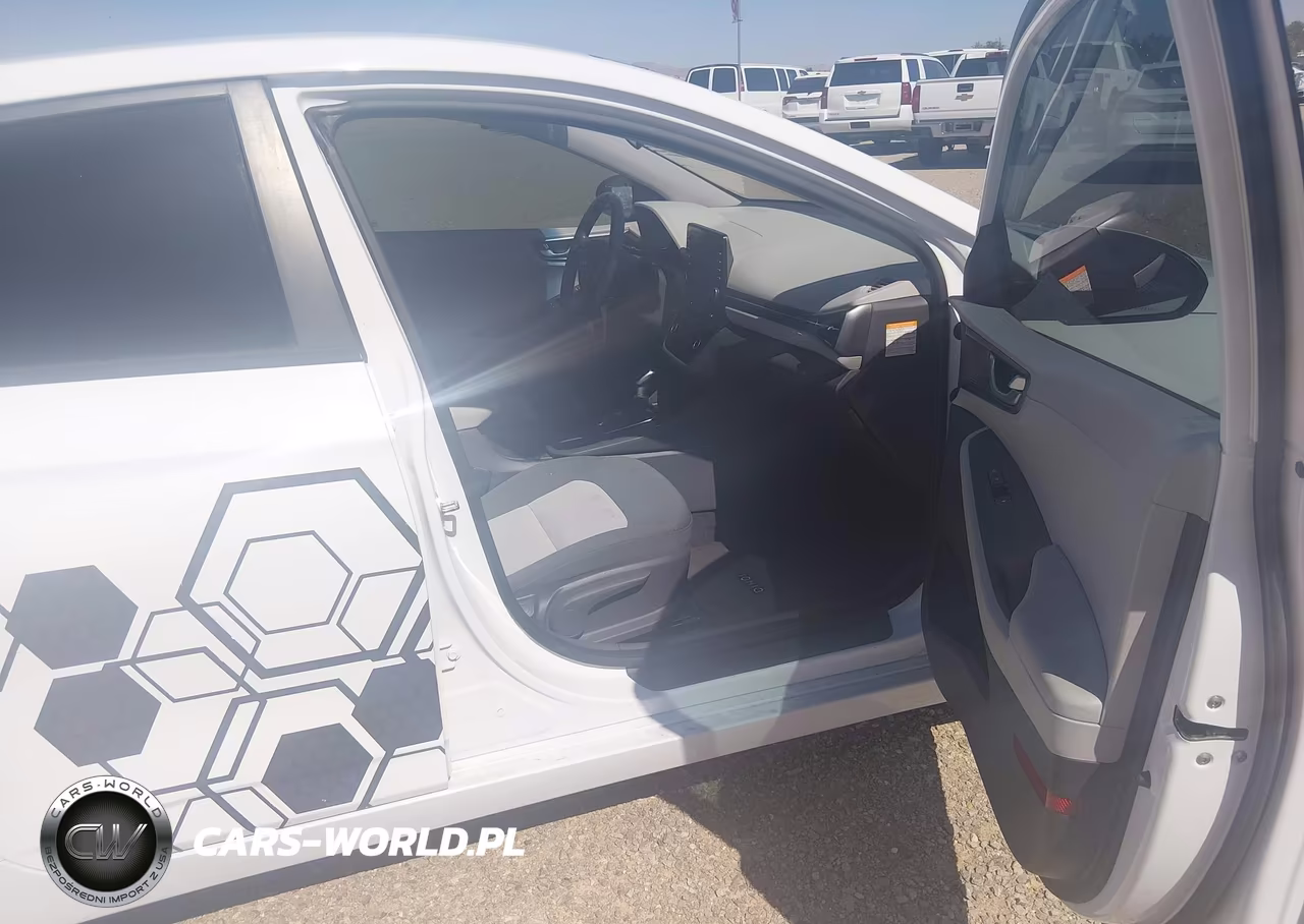 2020 Hyundai Ioniq Hybrid Blue VIN:KMHC65LC3LU233362 - 5