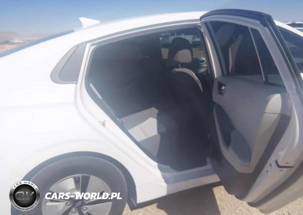 2020 Hyundai Ioniq Hybrid Blue VIN:KMHC65LC3LU233362 - 8
