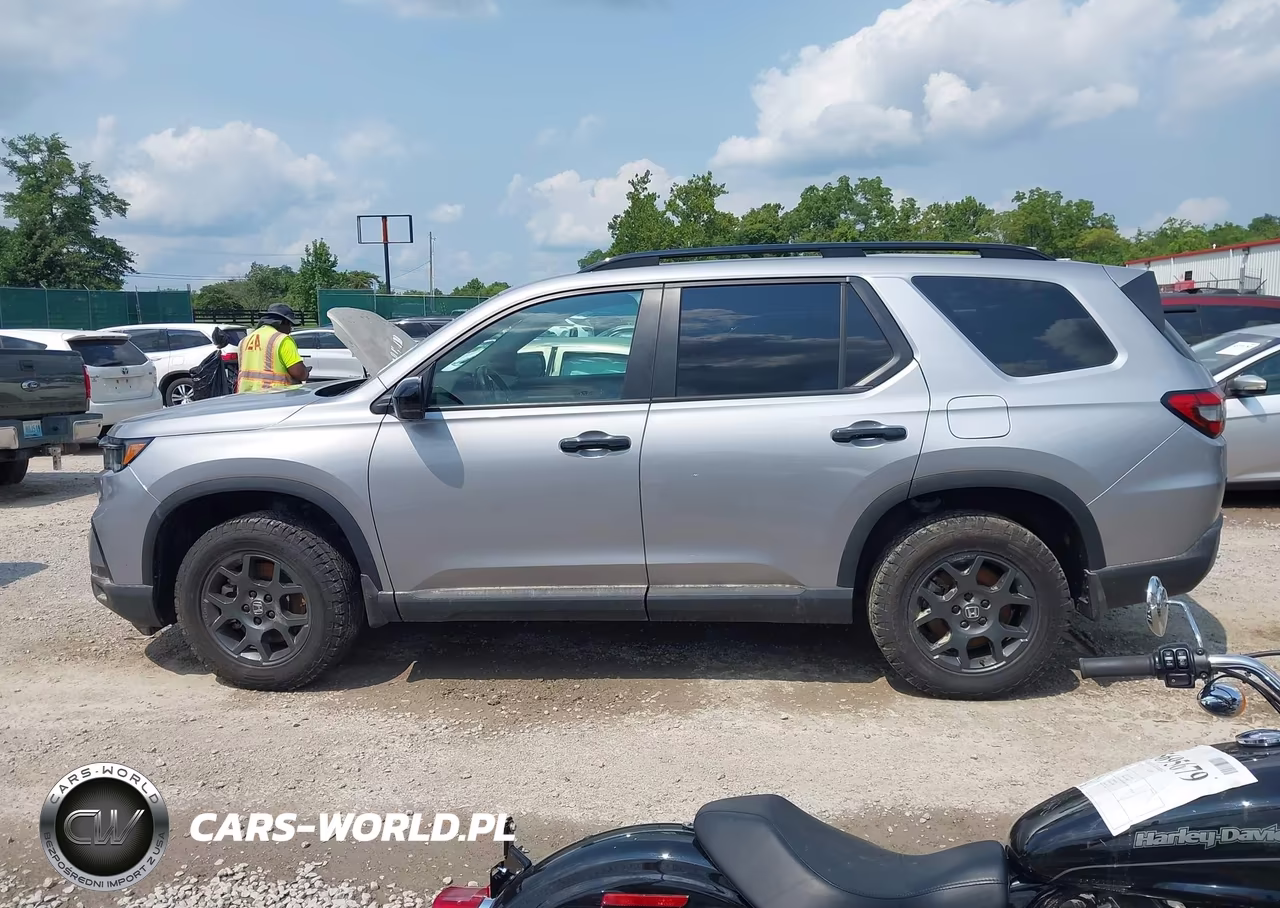 2025 Honda Pilot Trailsport VIN:5FNYG1H66SB088747 - 14