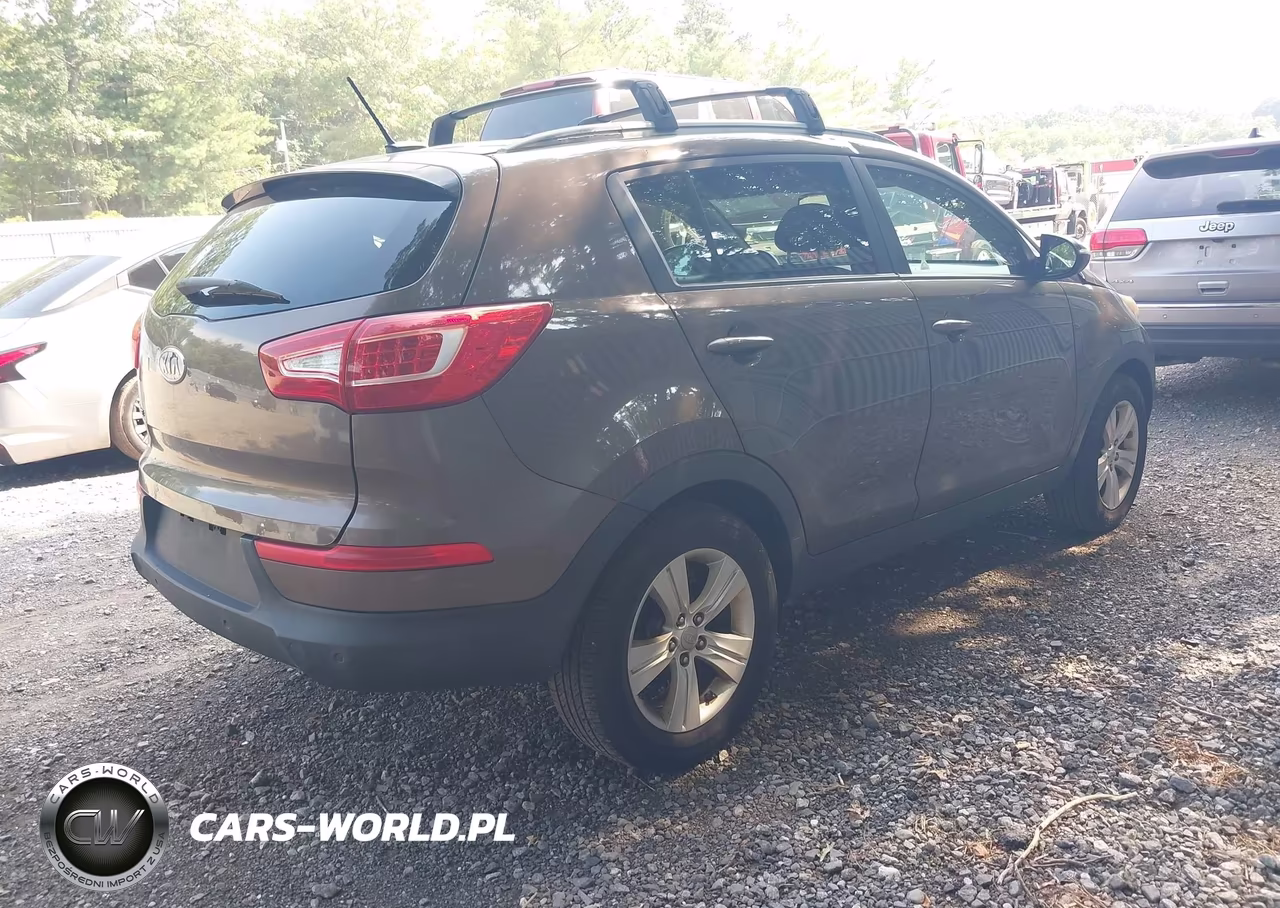 2011 Kia Sportage Lx VIN:KNDPB3A25B7054687 - 4
