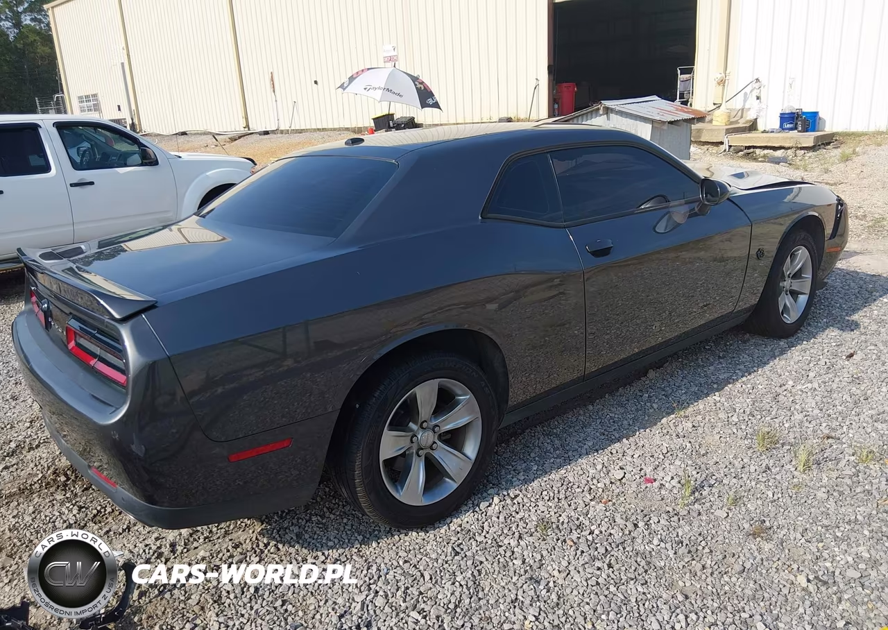 2021 Dodge Challenger Sxt VIN:2C3CDZAG0MH627157 - 4