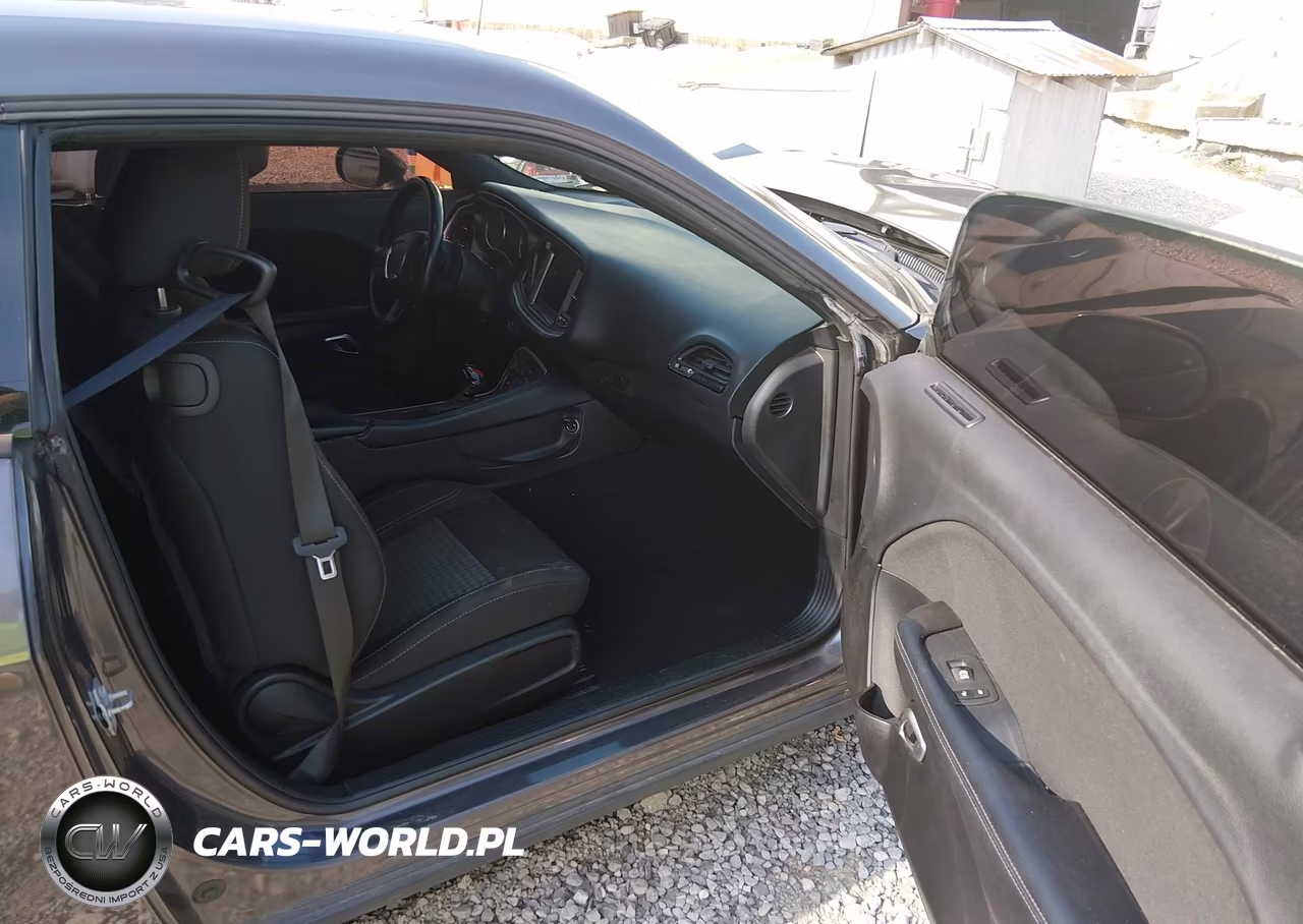 2021 Dodge Challenger Sxt VIN:2C3CDZAG0MH627157 - 5