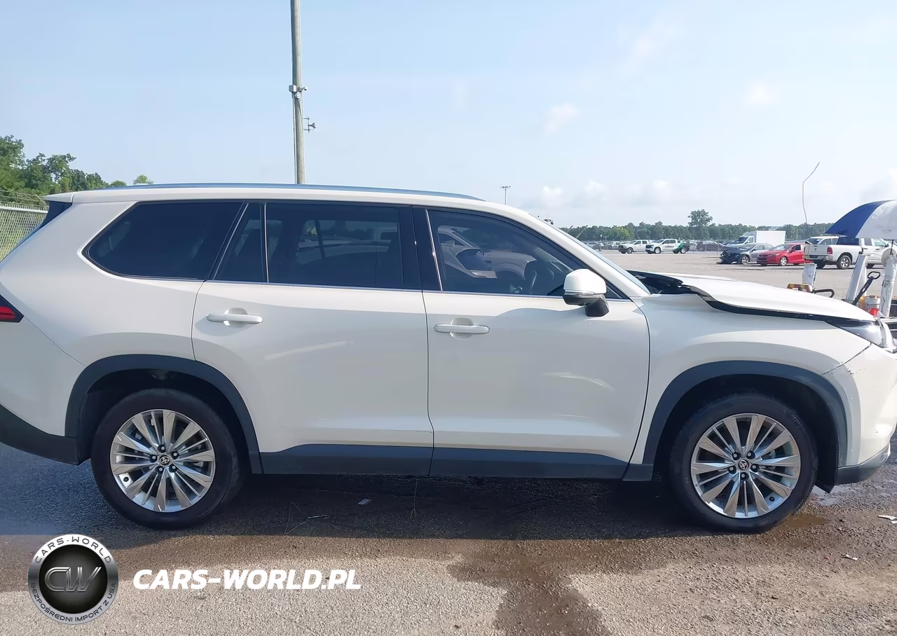 2024 Toyota Grand Highlander Platinum VIN:5TDAAAB50RS031601 - 13