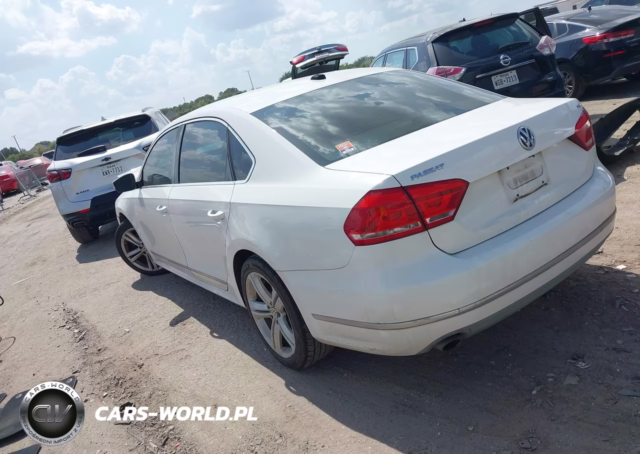 2013 Volkswagen Passat 2.5L Sel VIN:1VWCH7A33DC021529 - 3