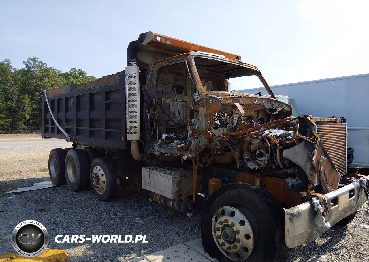 2006 Sterling Truck L 9500