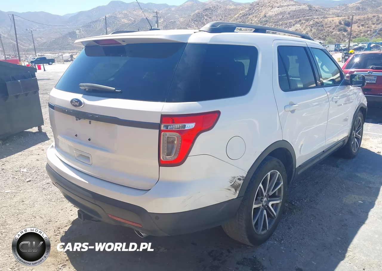 2015 Ford Explorer Xlt VIN:1FM5K7D8XFGC64752 - 4