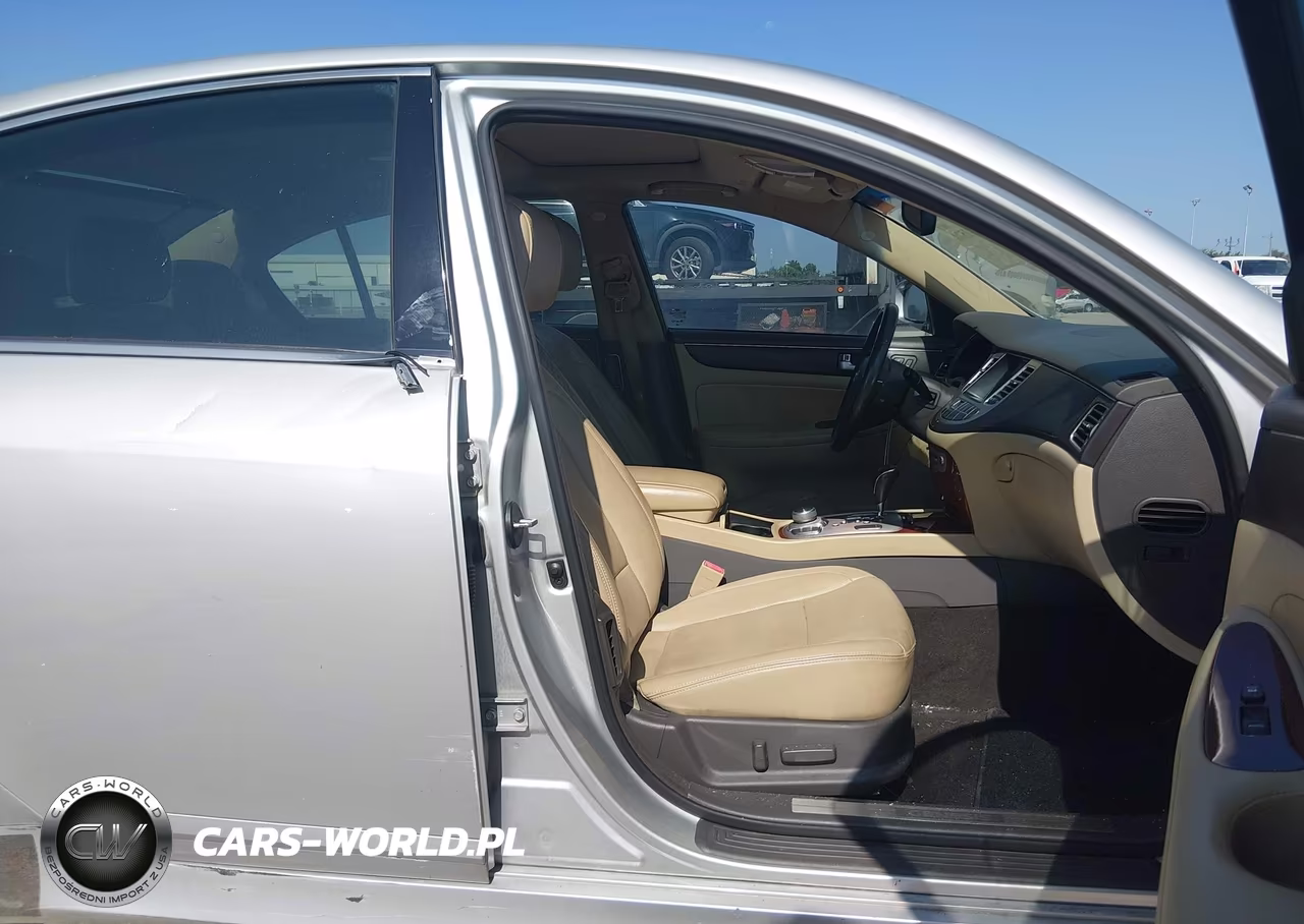 2012 Hyundai Genesis 3.8 VIN:KMHGC4DD1CU165834 - 5