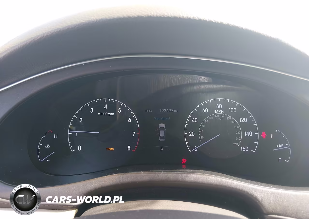 2012 Hyundai Genesis 3.8 VIN:KMHGC4DD1CU165834 - 7