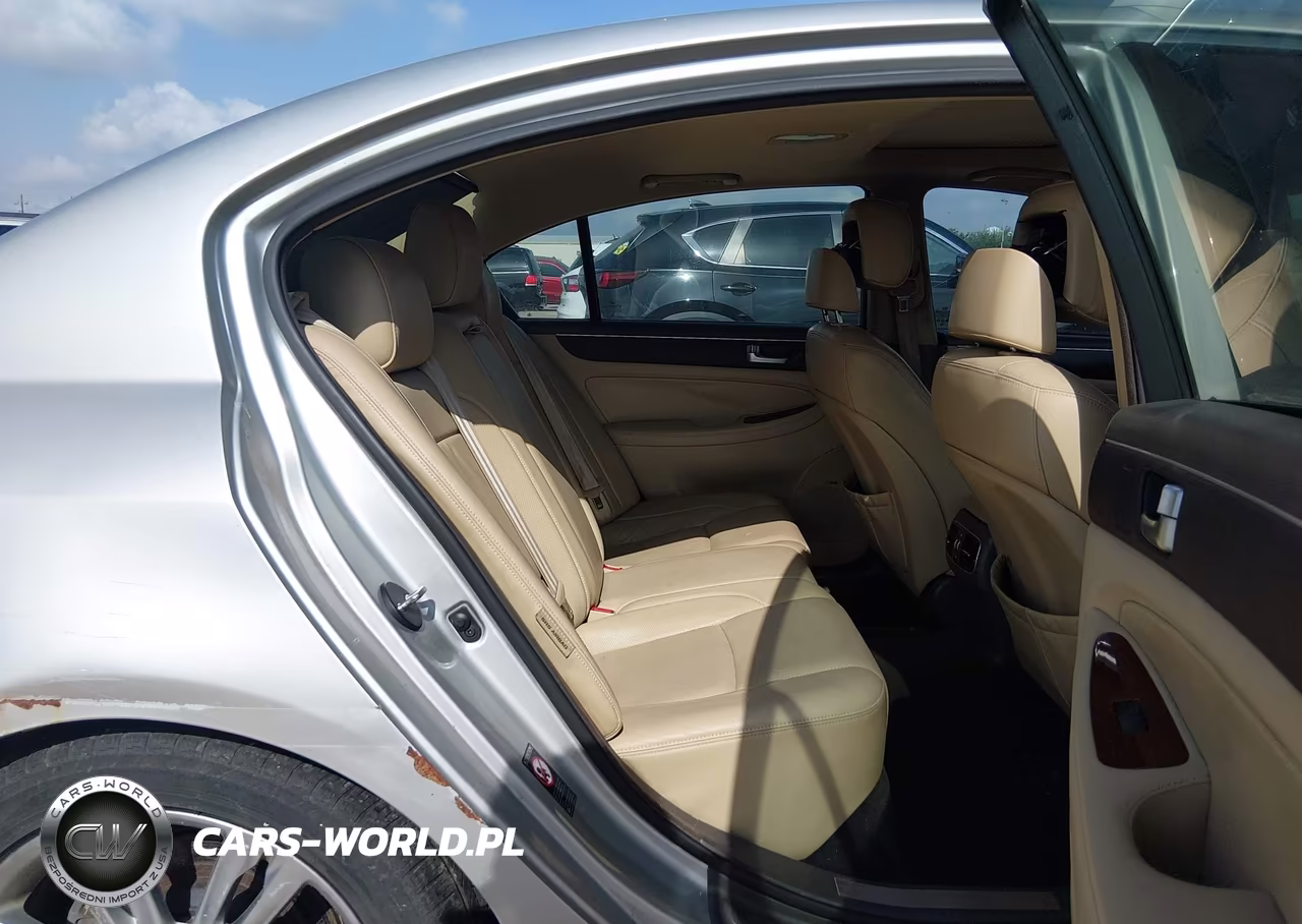 2012 Hyundai Genesis 3.8 VIN:KMHGC4DD1CU165834 - 8