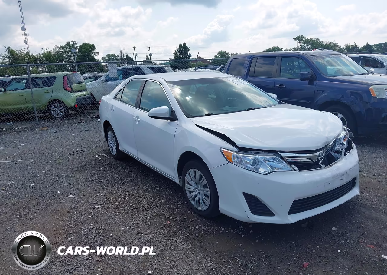 2012 Toyota Camry Le – zdjęcie 1 z 16