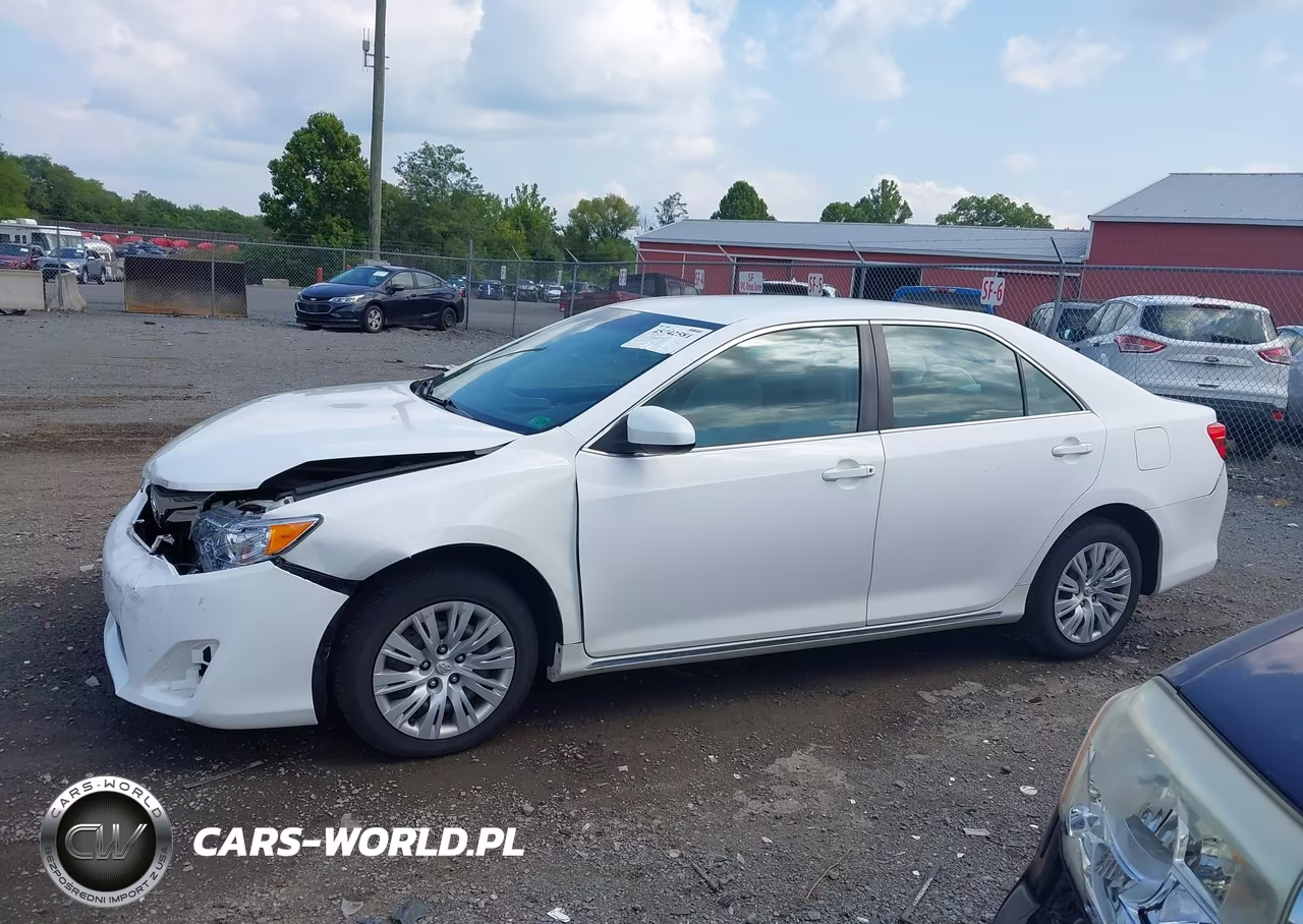 2012 Toyota Camry Le VIN:4T1BF1FK1CU560995 - 14