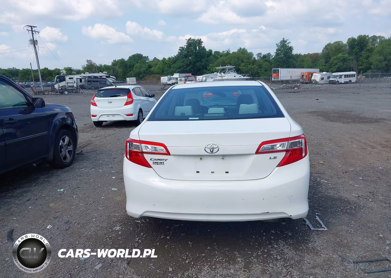 2012 Toyota Camry Le VIN:4T1BF1FK1CU560995 - 16