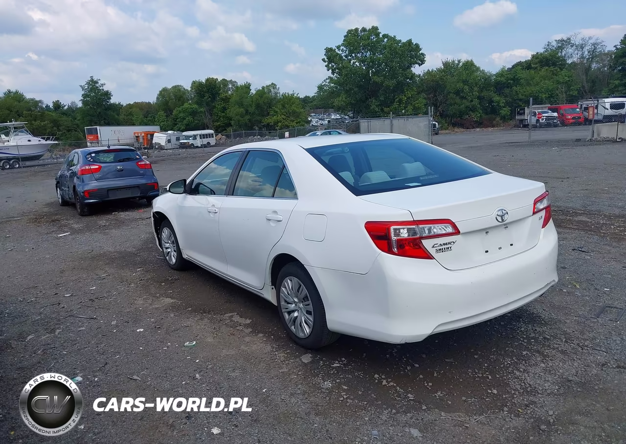 2012 Toyota Camry Le VIN:4T1BF1FK1CU560995 - 3
