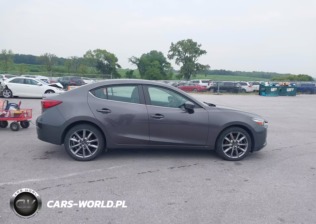 2018 Mazda Mazda3 Touring VIN:3MZBN1V3XJM223175 - 13
