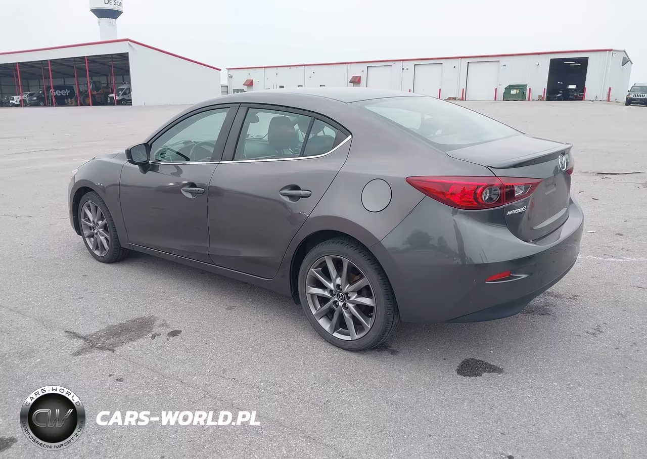 2018 Mazda Mazda3 Touring VIN:3MZBN1V3XJM223175 - 3