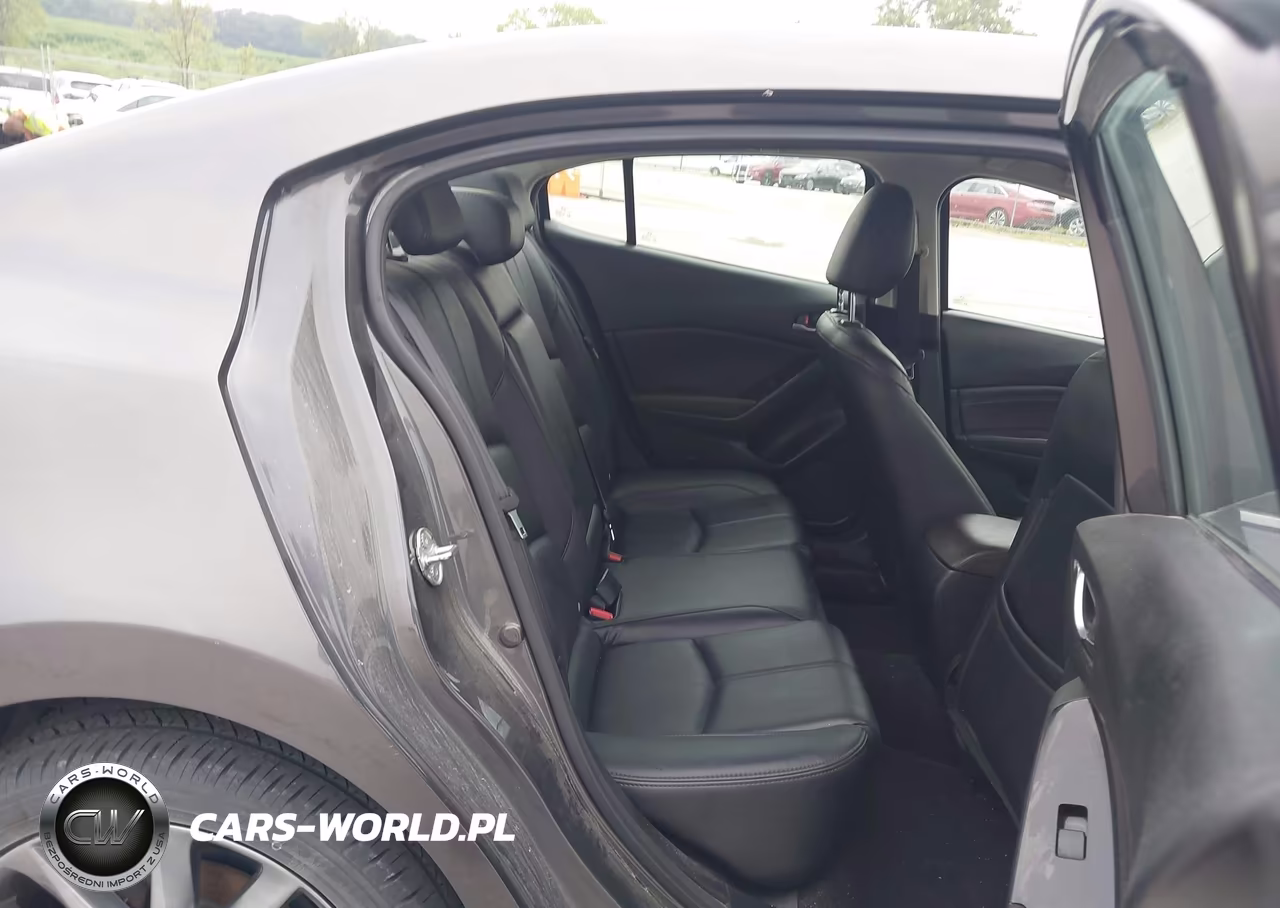 2018 Mazda Mazda3 Touring VIN:3MZBN1V3XJM223175 - 8
