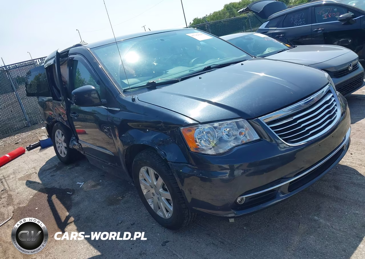 2014 Chrysler Town & Country Touring – zdjęcie 1 z 16