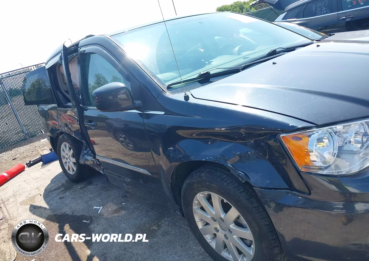 2014 Chrysler Town & Country Touring VIN:2C4RC1BG3ER394802 - 13