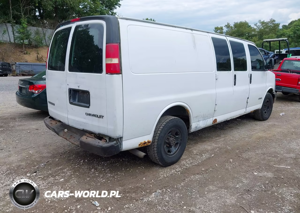 2003 Chevrolet Express Cargo Van VIN:1GCHG39U031125889 - 4