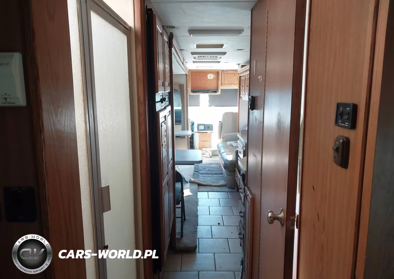 2005 Freightliner Chassis X Line Motor Home VIN:4UZAAHDCX5CU22203 - 13