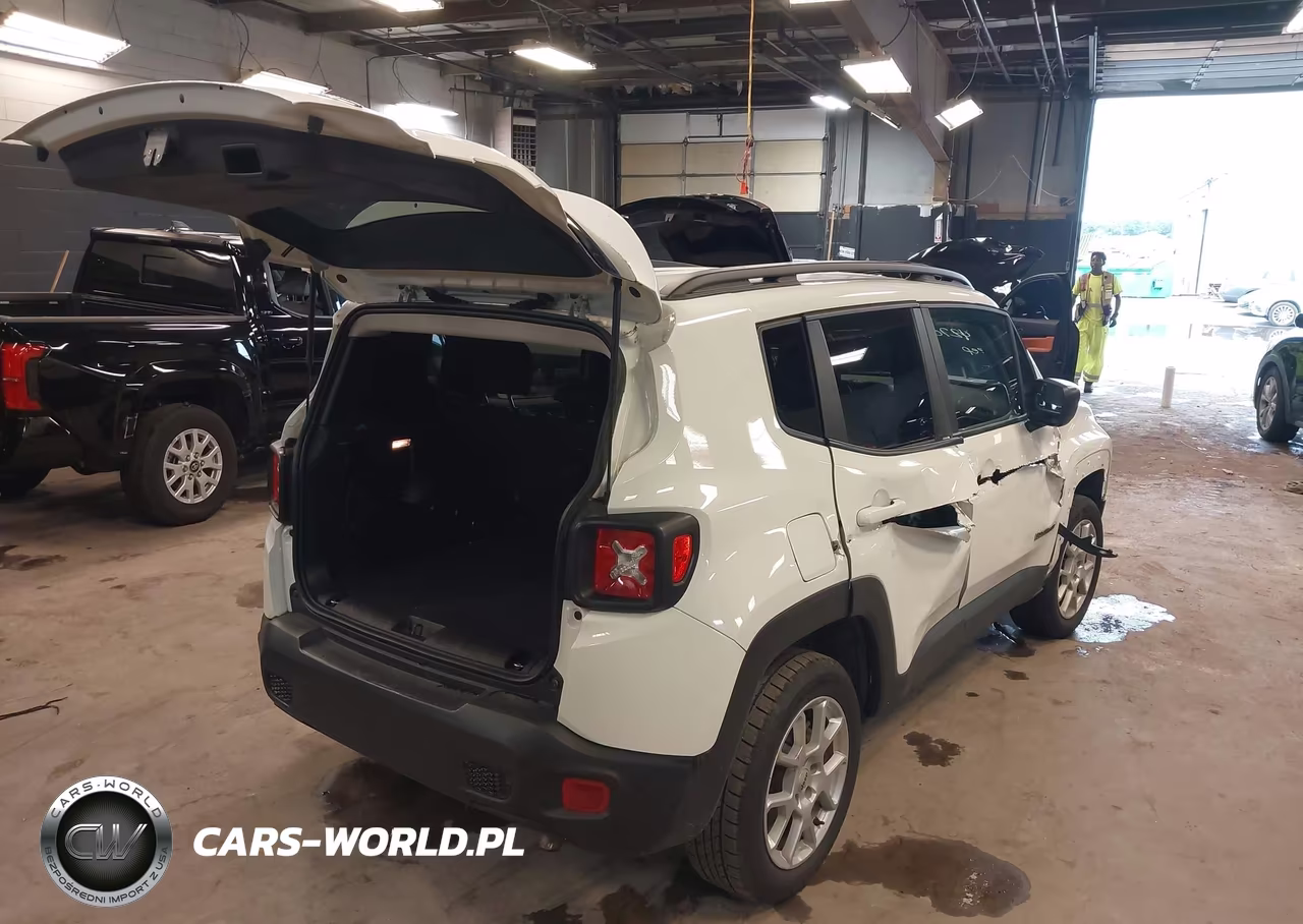 2022 Jeep Renegade Latitude 4X4 VIN:ZACNJDB13NPN72372 - 4