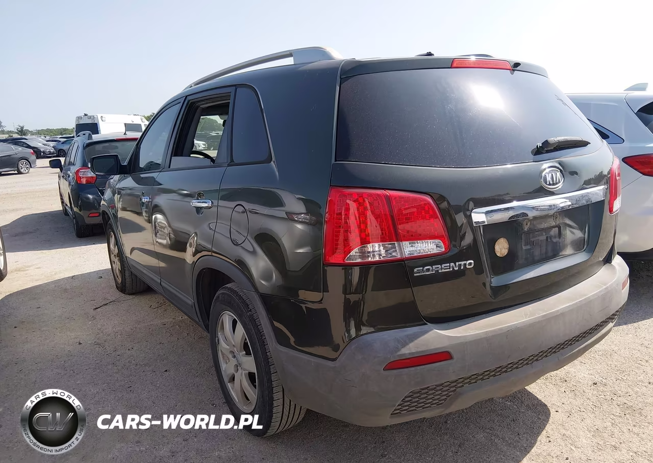 2013 Kia Sorento Lx V6 VIN:5XYKT4A25DG320566 - 3