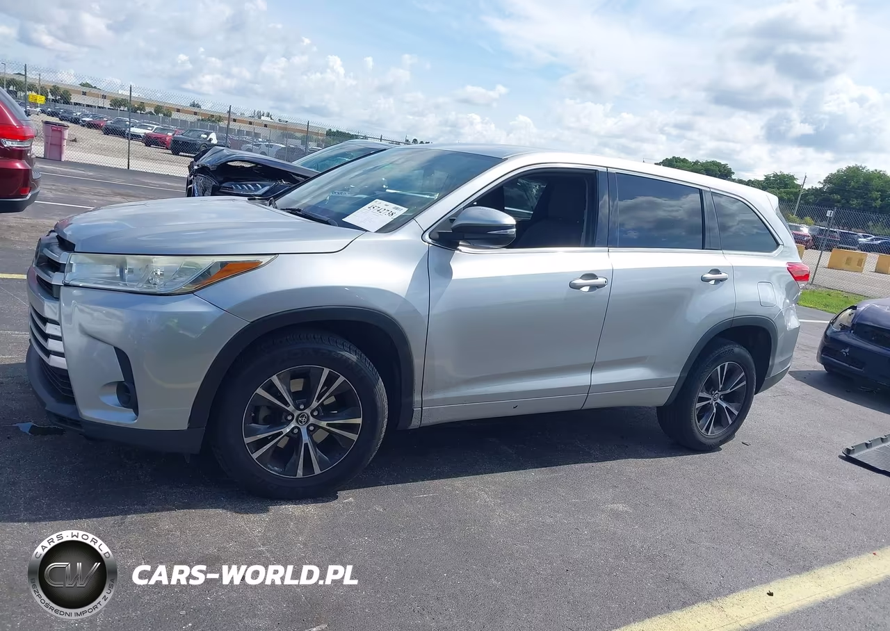 2017 Toyota Highlander Le VIN:5TDZARFH8HS026537 - 15