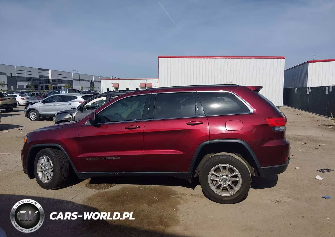 2018 Jeep Grand Cherokee Laredo 4X2 VIN:1C4RJEAG3JC444177 - 14