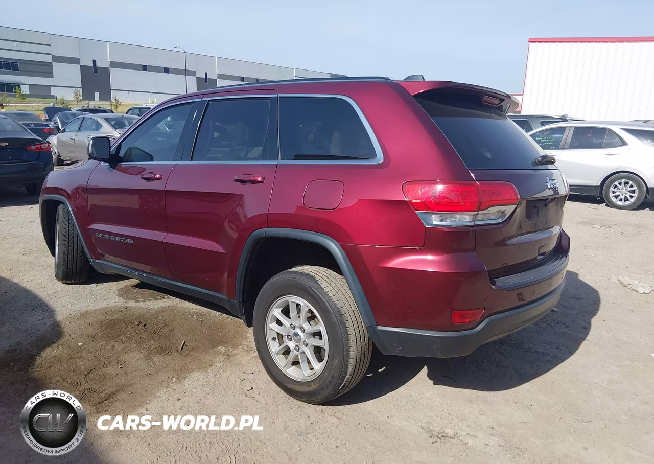 2018 Jeep Grand Cherokee Laredo 4X2 VIN:1C4RJEAG3JC444177 - 3