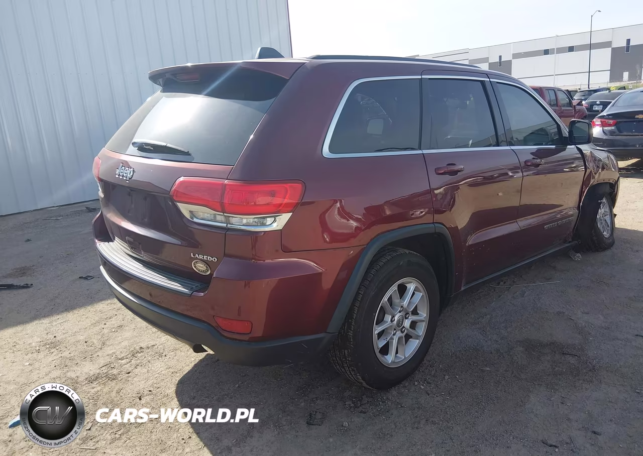 2018 Jeep Grand Cherokee Laredo 4X2 VIN:1C4RJEAG3JC444177 - 4