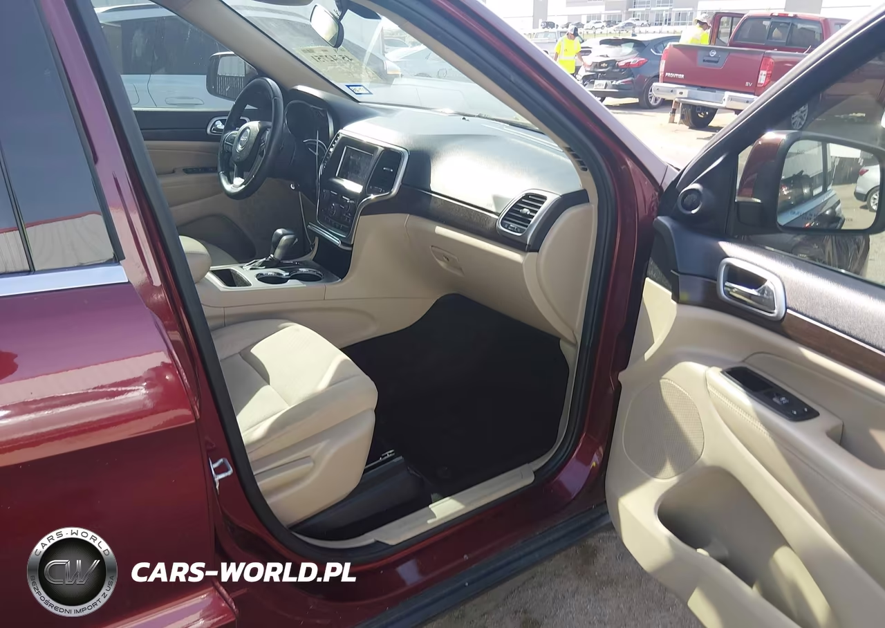 2018 Jeep Grand Cherokee Laredo 4X2 VIN:1C4RJEAG3JC444177 - 5