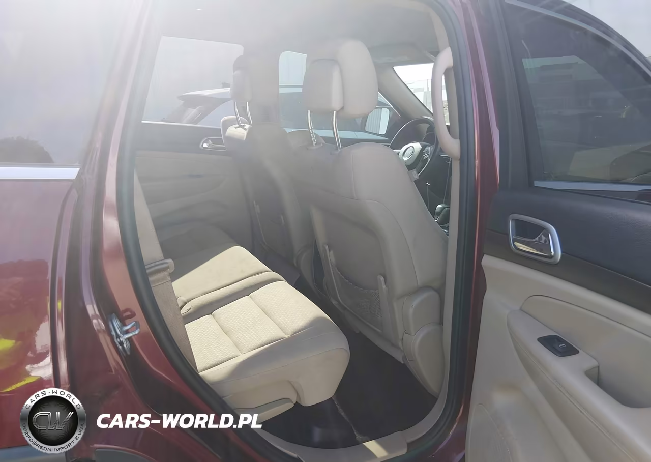 2018 Jeep Grand Cherokee Laredo 4X2 VIN:1C4RJEAG3JC444177 - 8