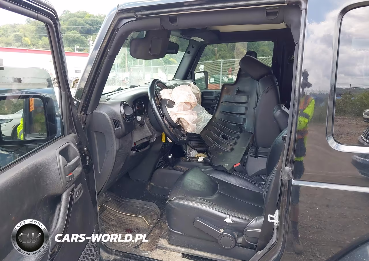 2015 Jeep Wrangler Altitude VIN:1C4AJWBG7FL715458 - 5