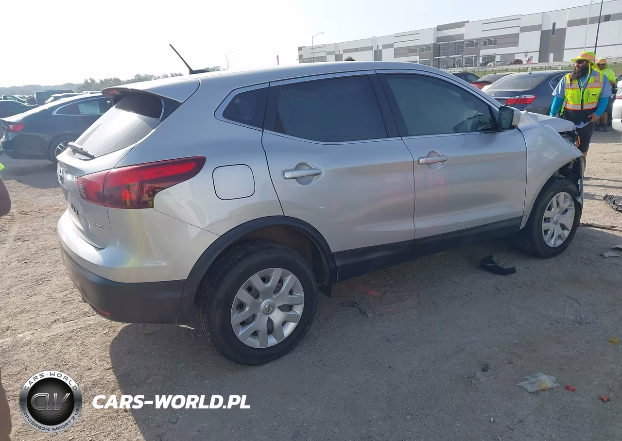2019 Nissan Rogue Sport S VIN:JN1BJ1CR2KW316850 - 4