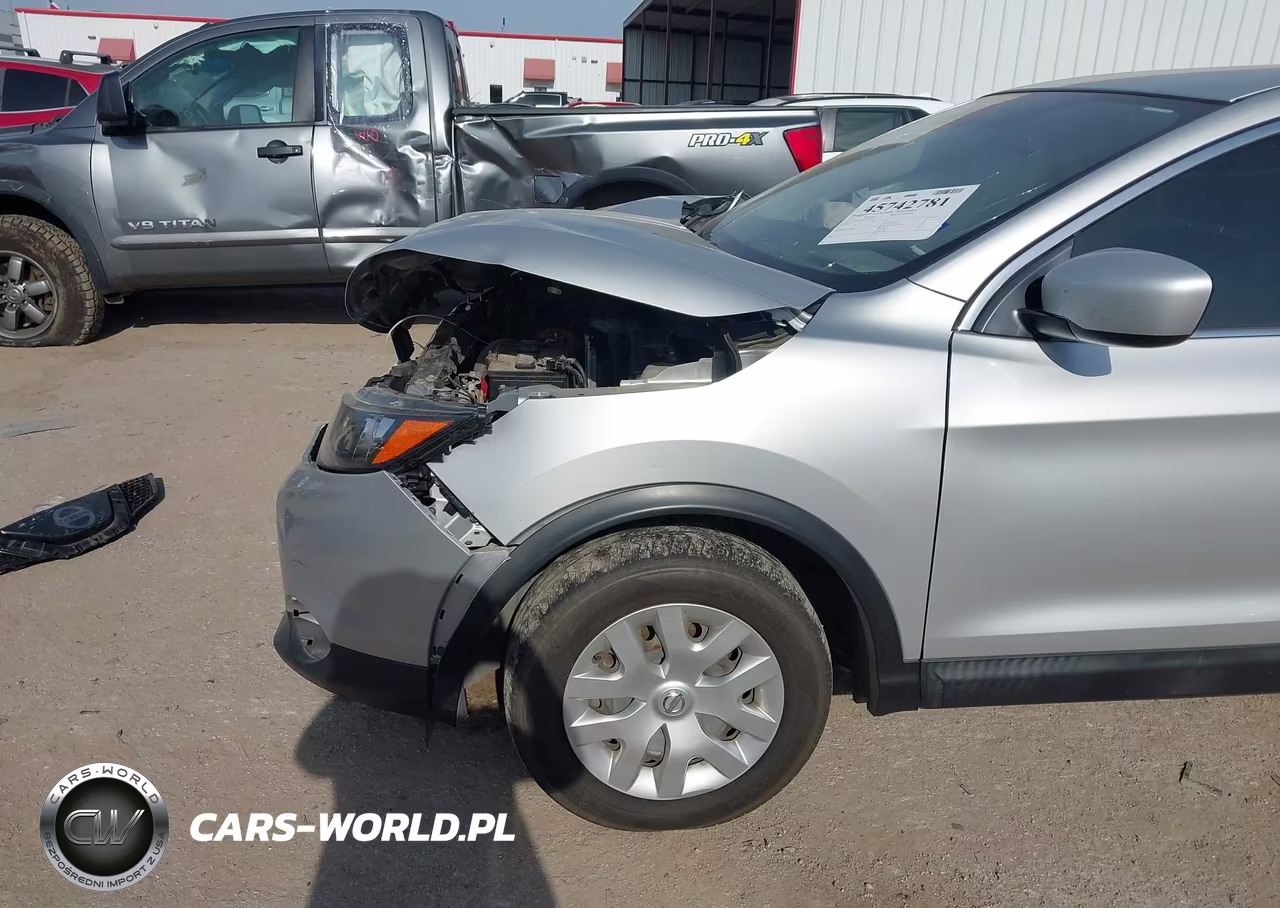 2019 Nissan Rogue Sport S VIN:JN1BJ1CR2KW316850 - 6