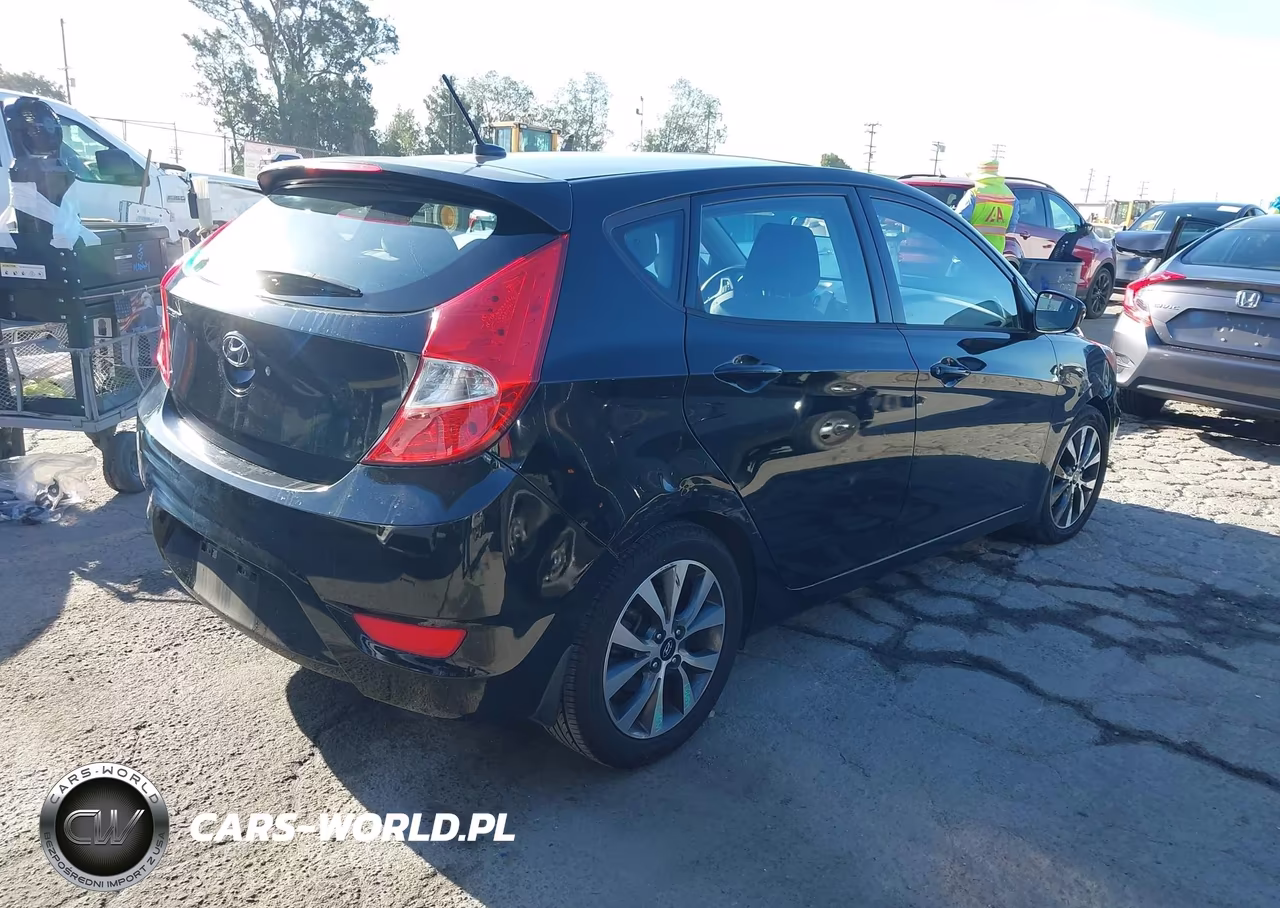 2015 Hyundai Accent Sport VIN:KMHCU5AE3FU200022 - 4