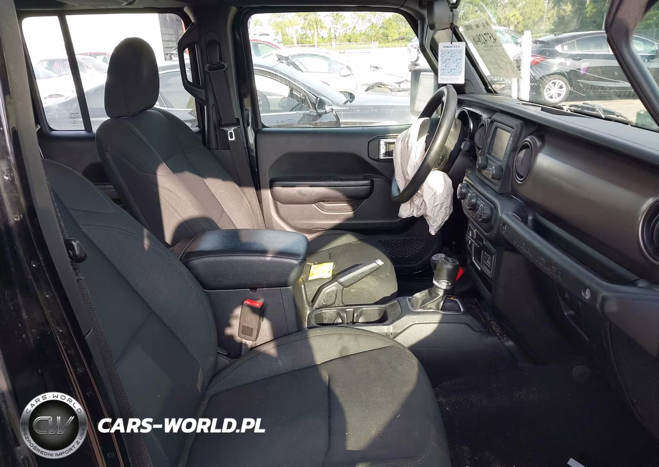 2020 Jeep Wrangler Unlimited Sport 4X4 VIN:1C4HJXDN2LW345773 - 5