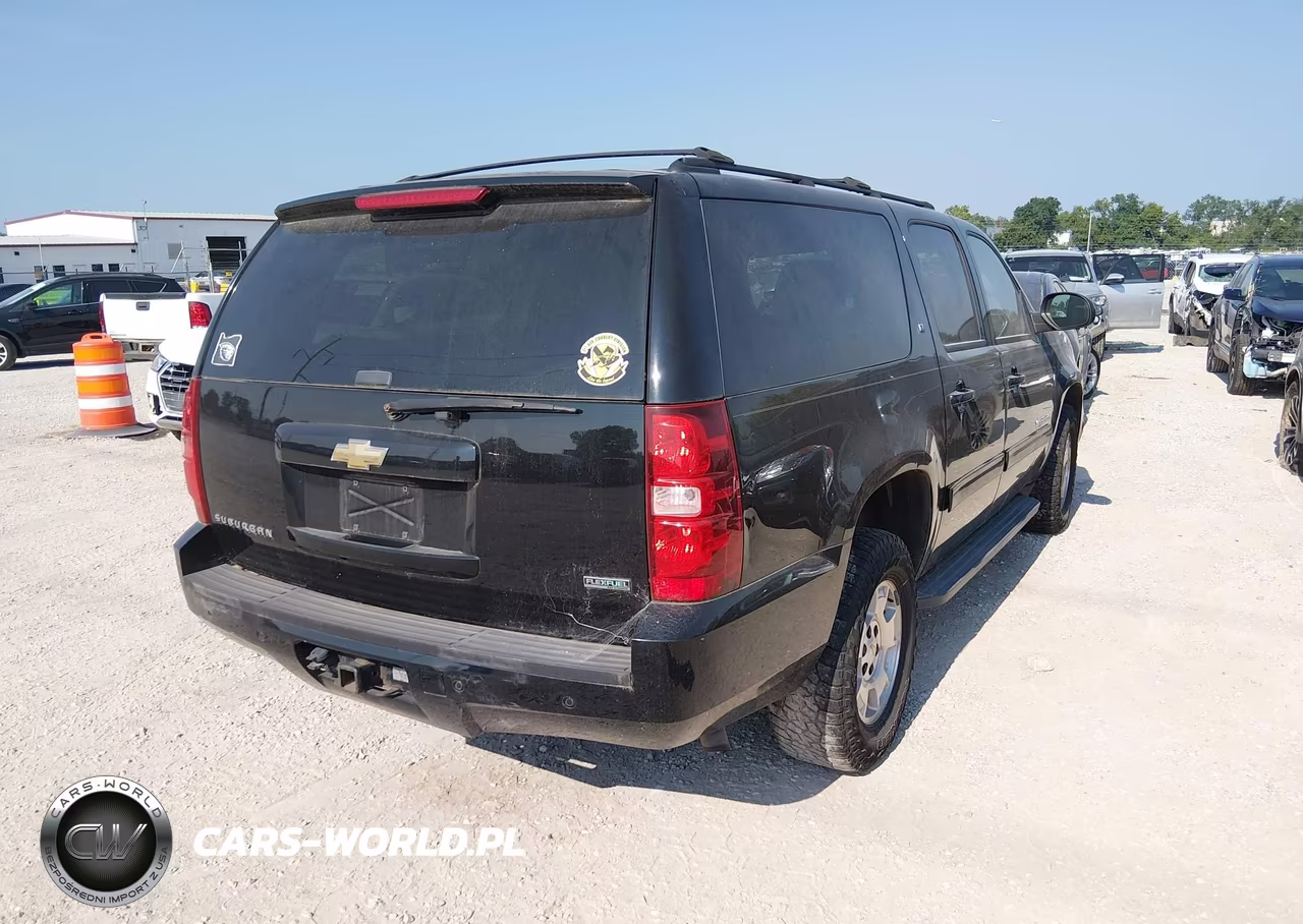 2011 Chevrolet Suburban Lt VIN:1GNSKJE36BR343378 - 4
