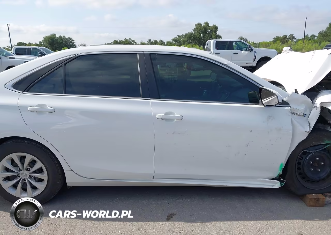2016 Toyota Camry Hybrid Le VIN:4T1BD1FK7GU196495 - 14