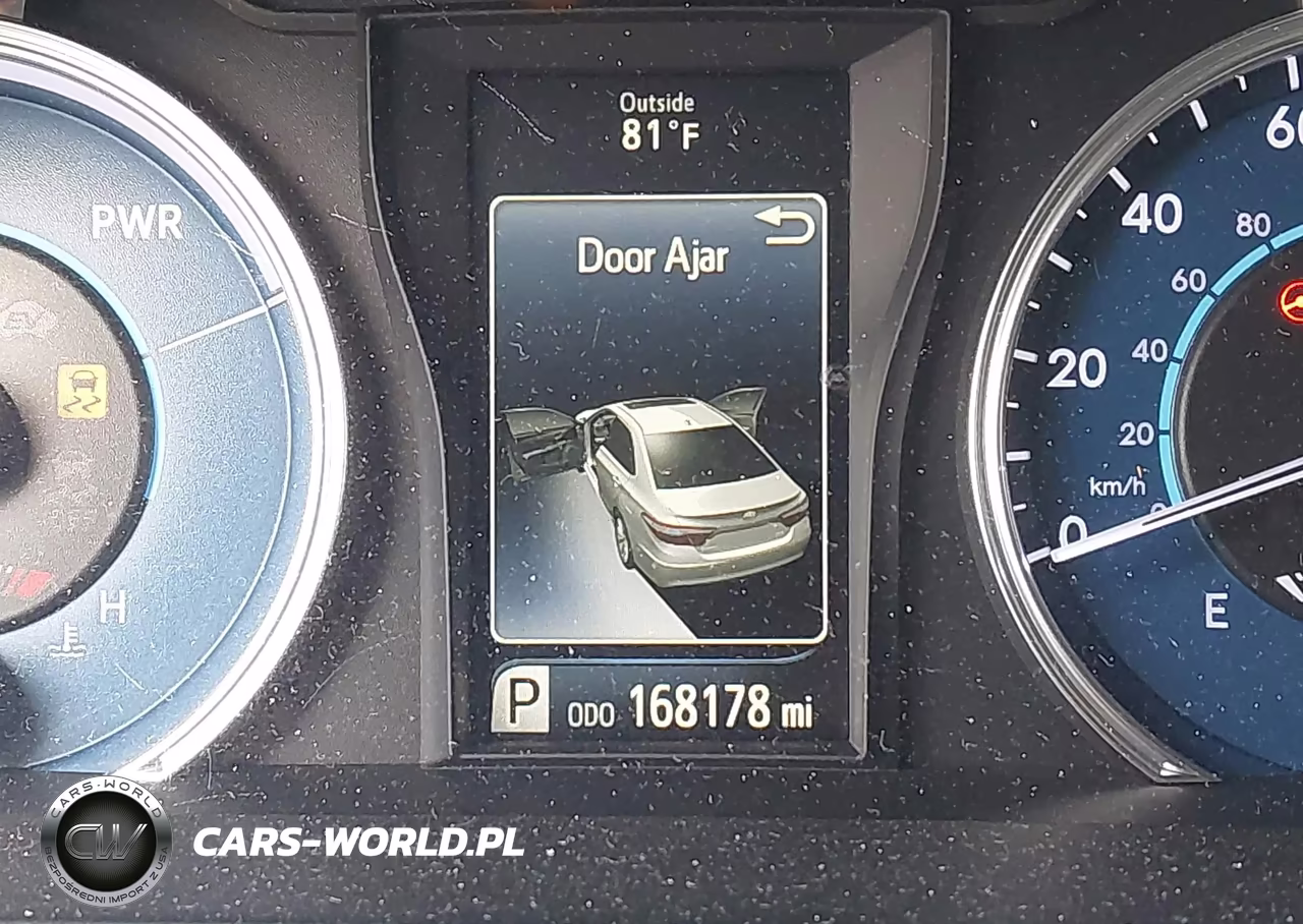 2016 Toyota Camry Hybrid Le VIN:4T1BD1FK7GU196495 - 16
