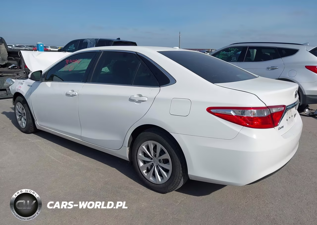 2016 Toyota Camry Hybrid Le VIN:4T1BD1FK7GU196495 - 3
