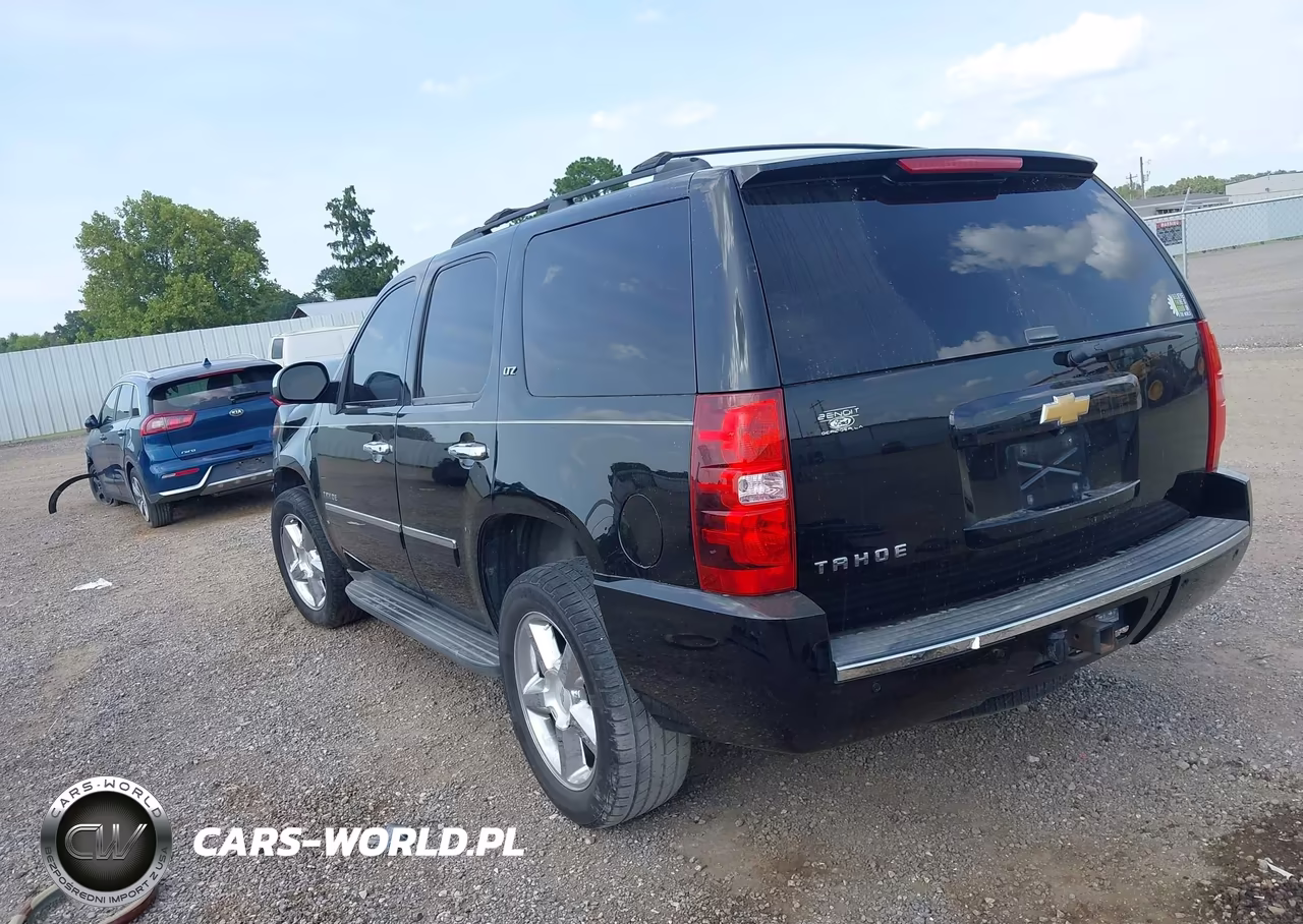 2013 Chevrolet Tahoe Ltz VIN:1GNSCCE00DR322267 - 3