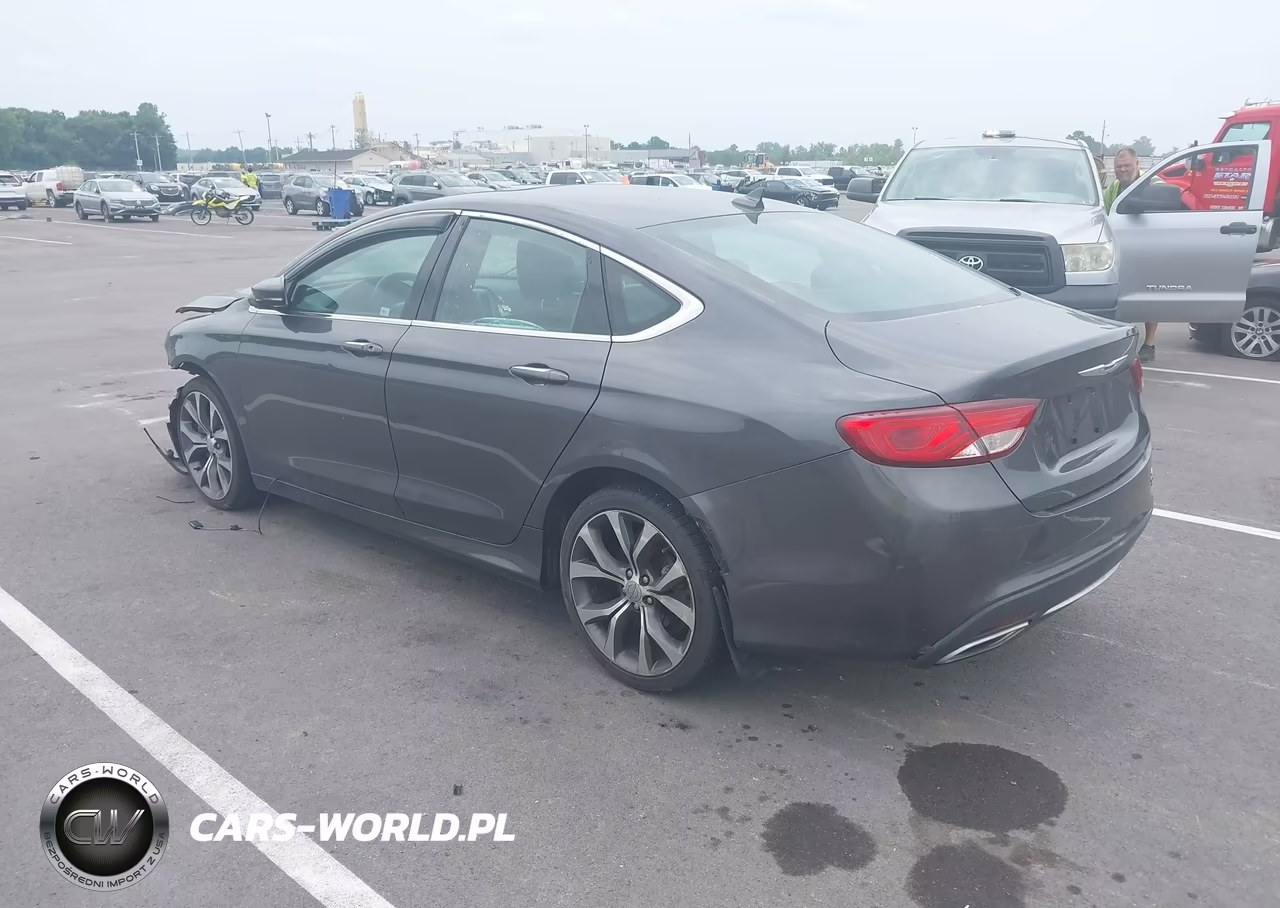 2015 Chrysler 200 C VIN:1C3CCCCG3FN580875 - 3