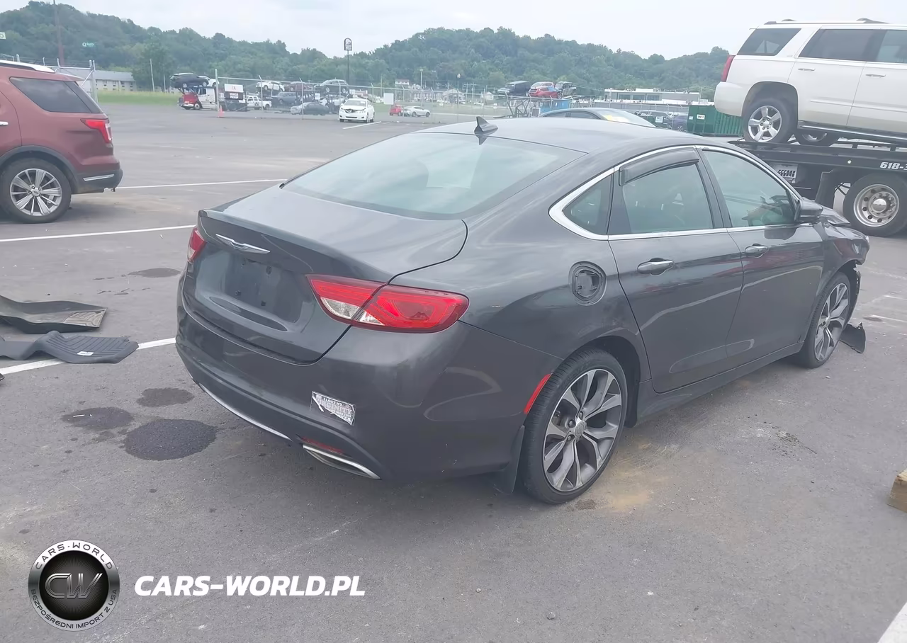 2015 Chrysler 200 C VIN:1C3CCCCG3FN580875 - 4