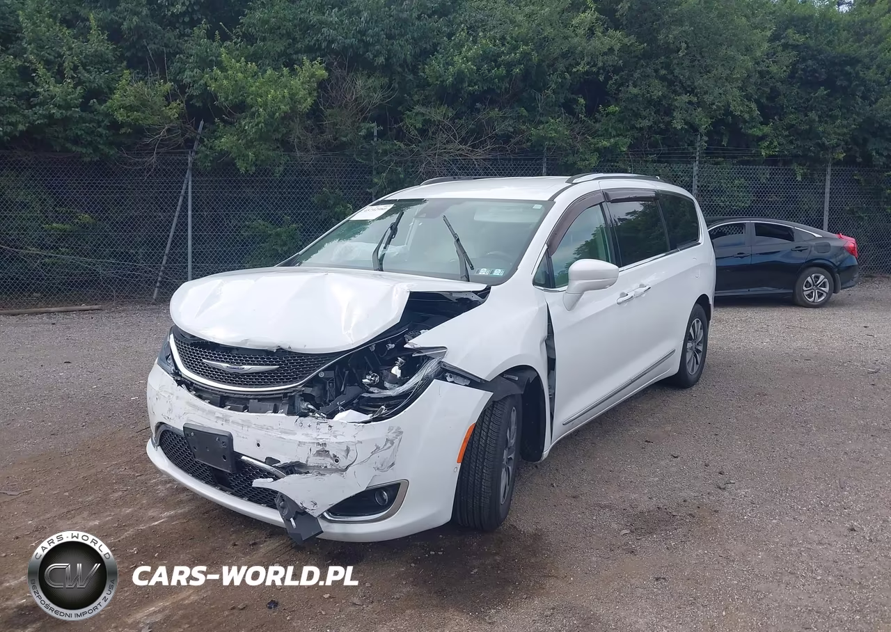 2020 Chrysler Pacifica Touring L Plus VIN:2C4RC1EG1LR158545 - 2