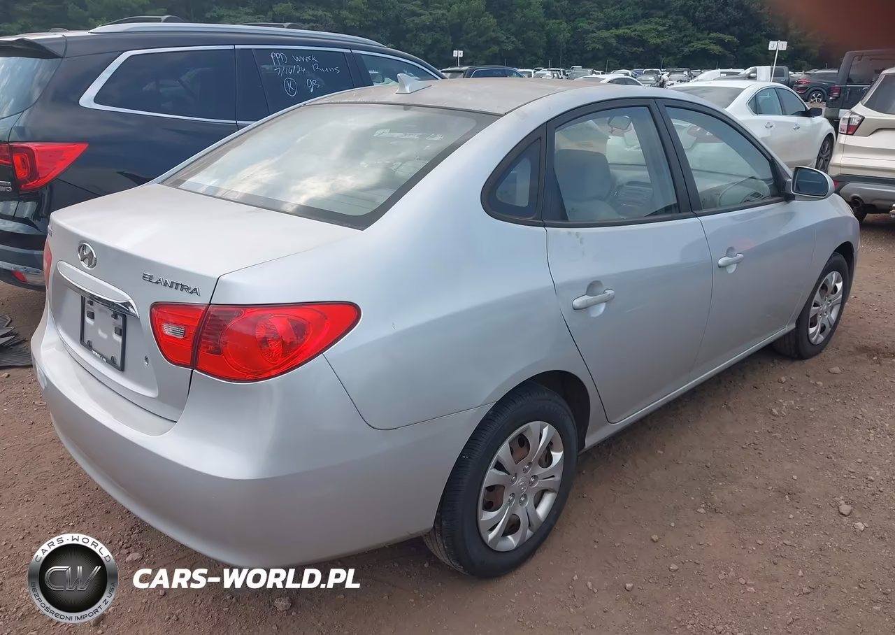 2010 Hyundai Elantra Gls VIN:KMHDU4AD9AU193141 - 4