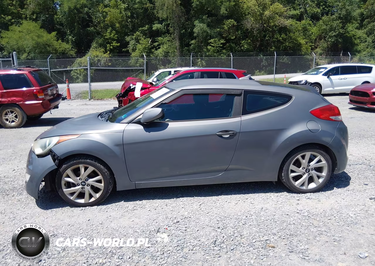 2017 Hyundai Veloster VIN:KMHTC6AD0HU306642 - 14