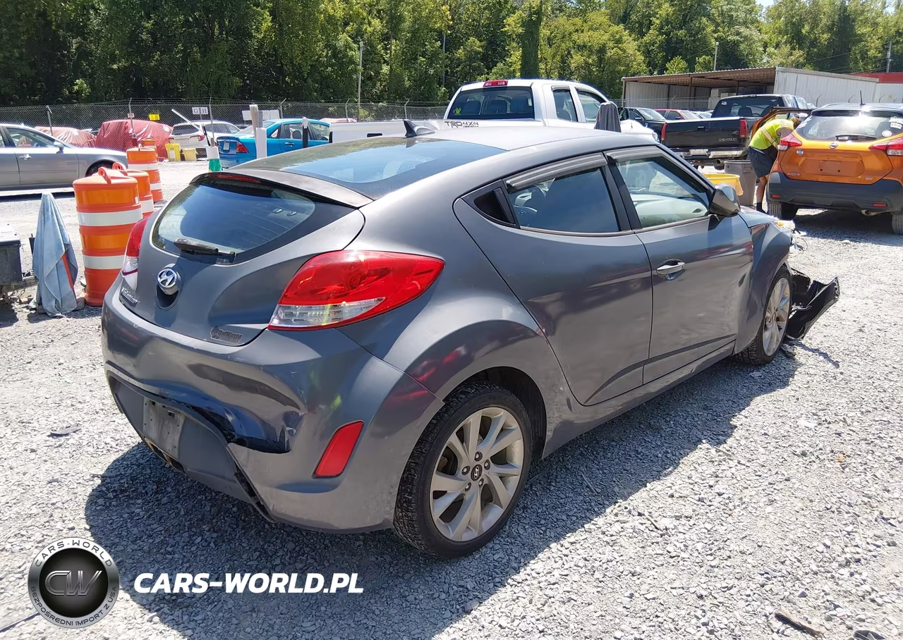2017 Hyundai Veloster VIN:KMHTC6AD0HU306642 - 4